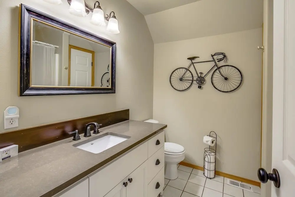 Lovely Bend W/ Private Patio & Firepit 3 Bedroom Home