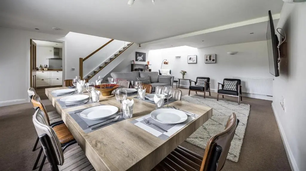 Stunning Barn Conversion with HOT TUB and ALPACAS - Ty Cerrig Barn