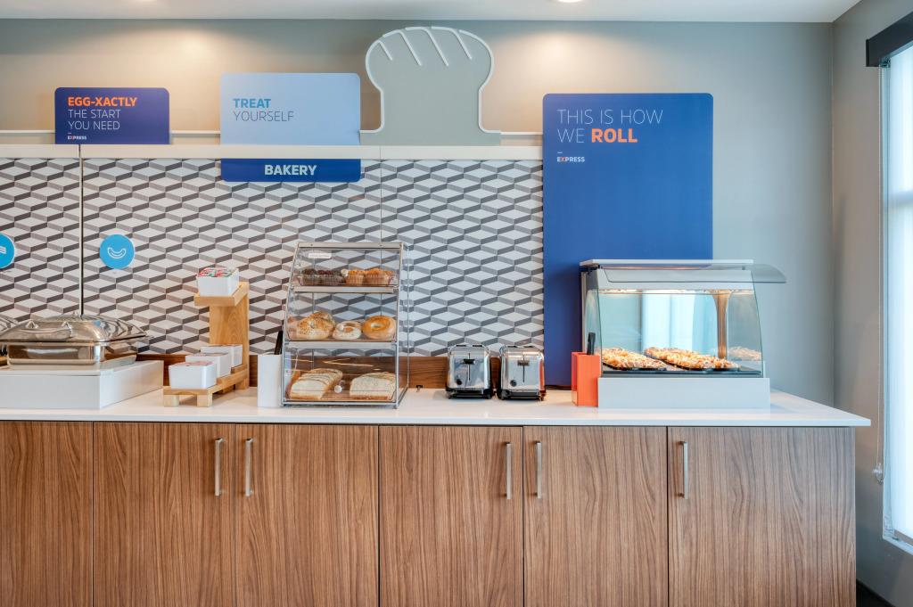 Holiday Inn Express Hotel & Suites Greenwood by IHG