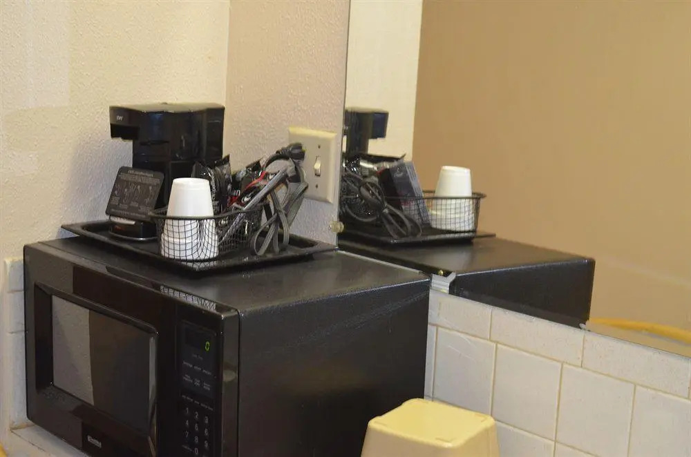 Rodeway Inn & Suites
