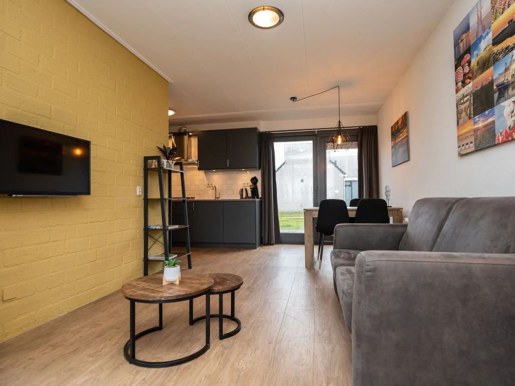 Atmospheric holiday home with WiFi in a holiday park located on Texel