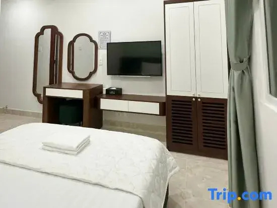 Phu Gia Hotel 13-15 Hoàng Quốc Việt