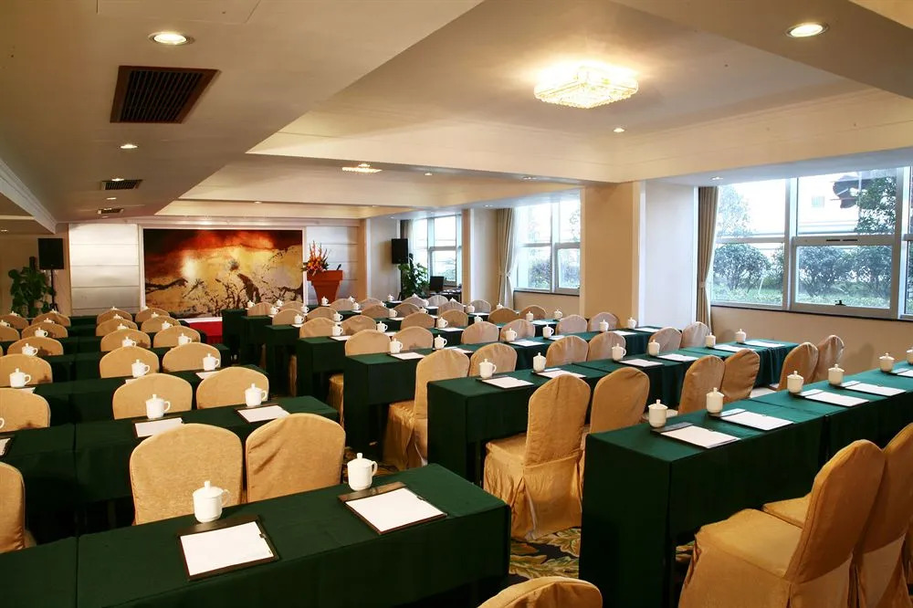 Hangzhou Westlake Golden Plaza Hotel