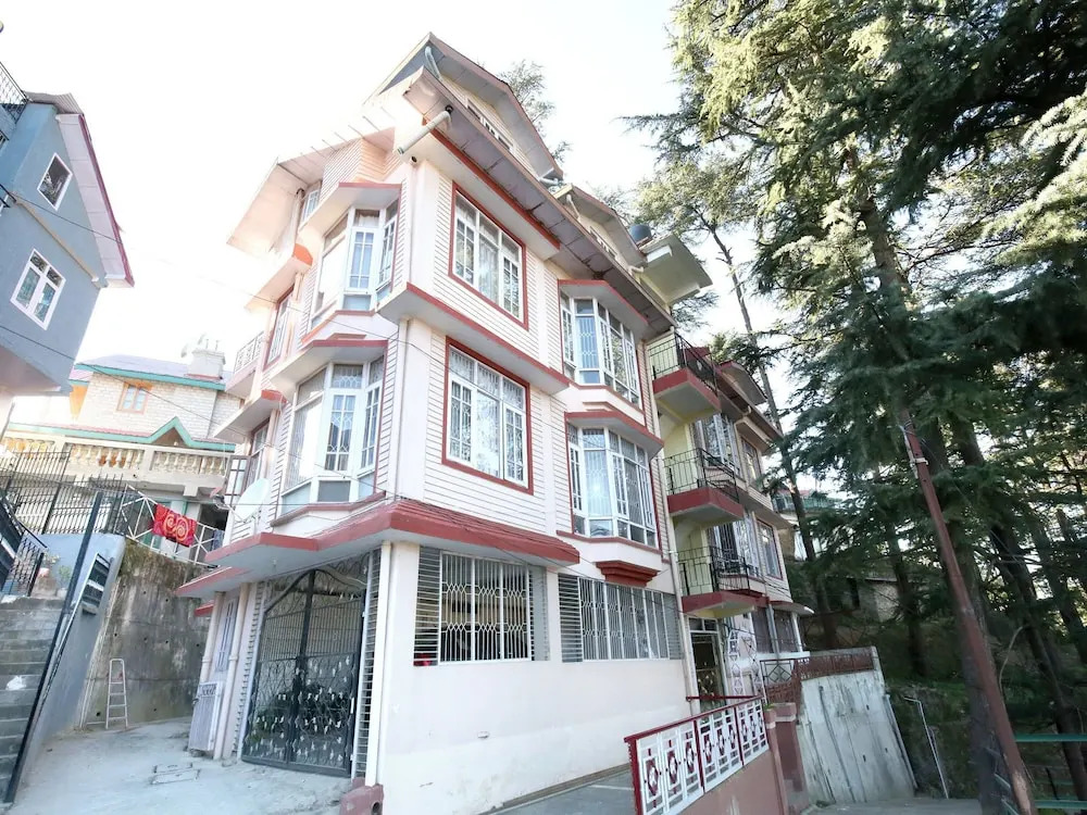 OYO 10862 Home Luxury 3BHK Chota Shimla