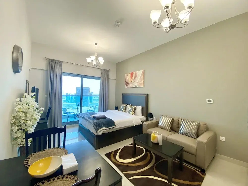 Marco Polo - Elegant Studio with Burj Khalifa Views & Balcony