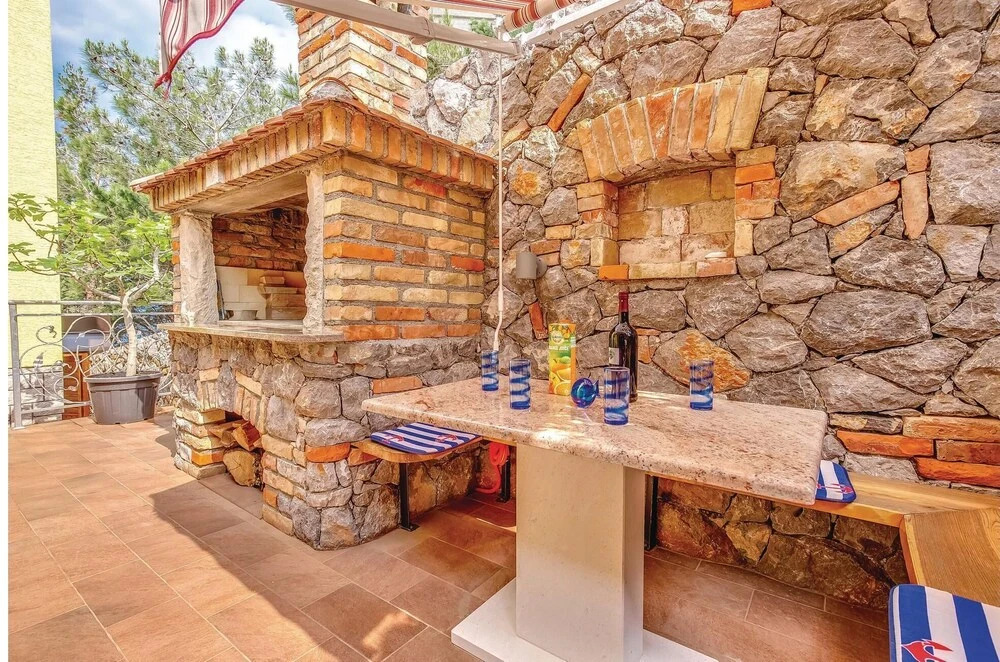 Awesome Home in Klenovica With Wifi and 2 Bedrooms