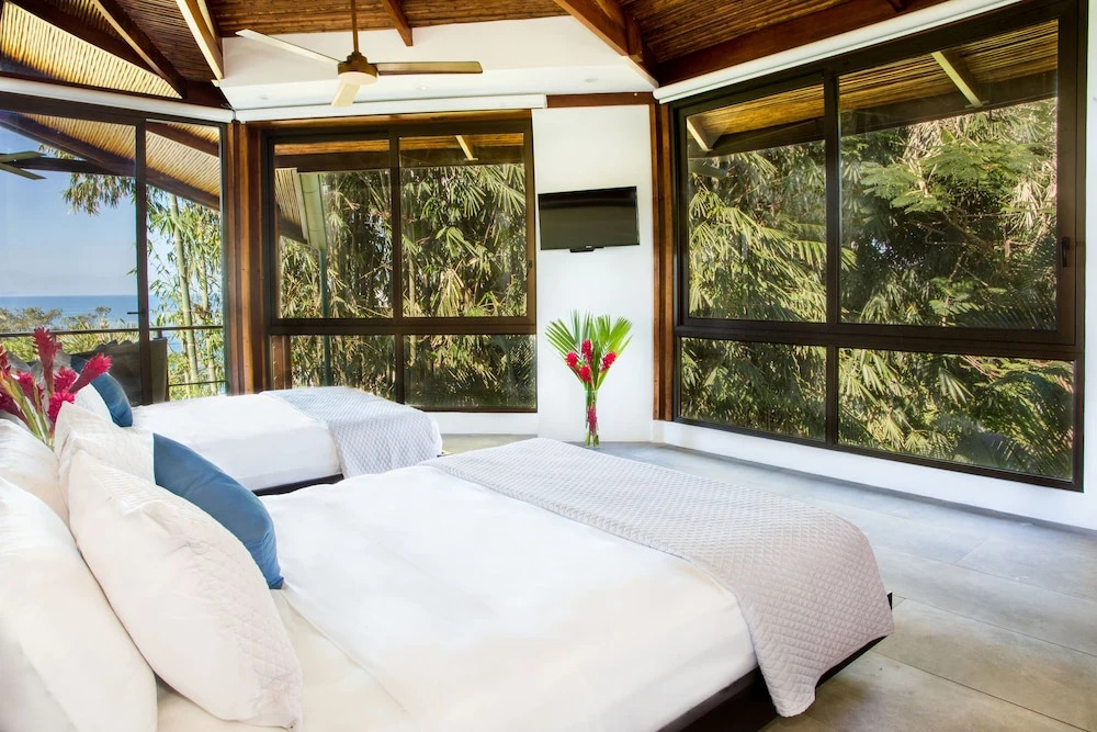 Tulemar Resort