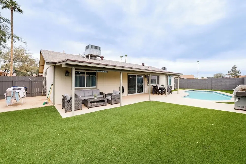 Backyard Oasis! Family-friendly Tempe Retreat