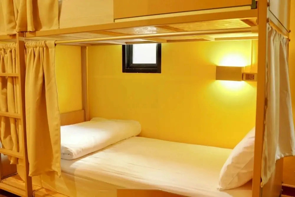 Bed & Beach Hostel Karon