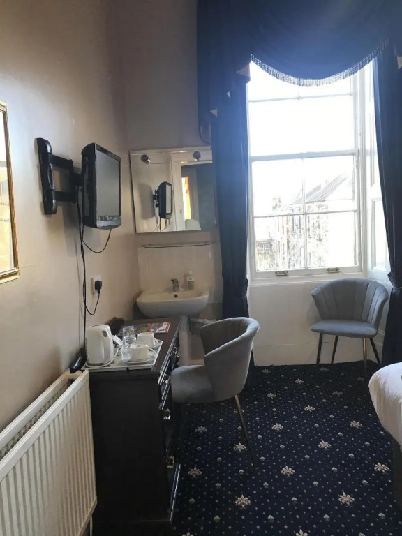 Alexander Guest House