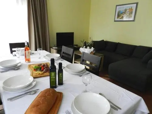 Apartments Smaragdna Villa