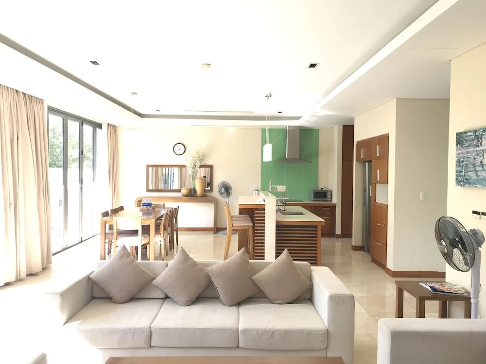 Ocean Resort 4 Bedrooms Danang Living