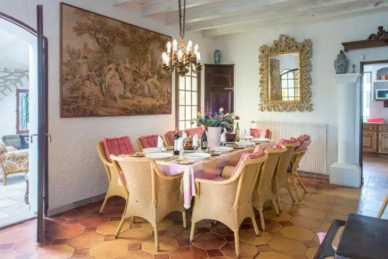Villa with pool in Provence -Villa Romantique sleeps up to 12 4 in optional gite