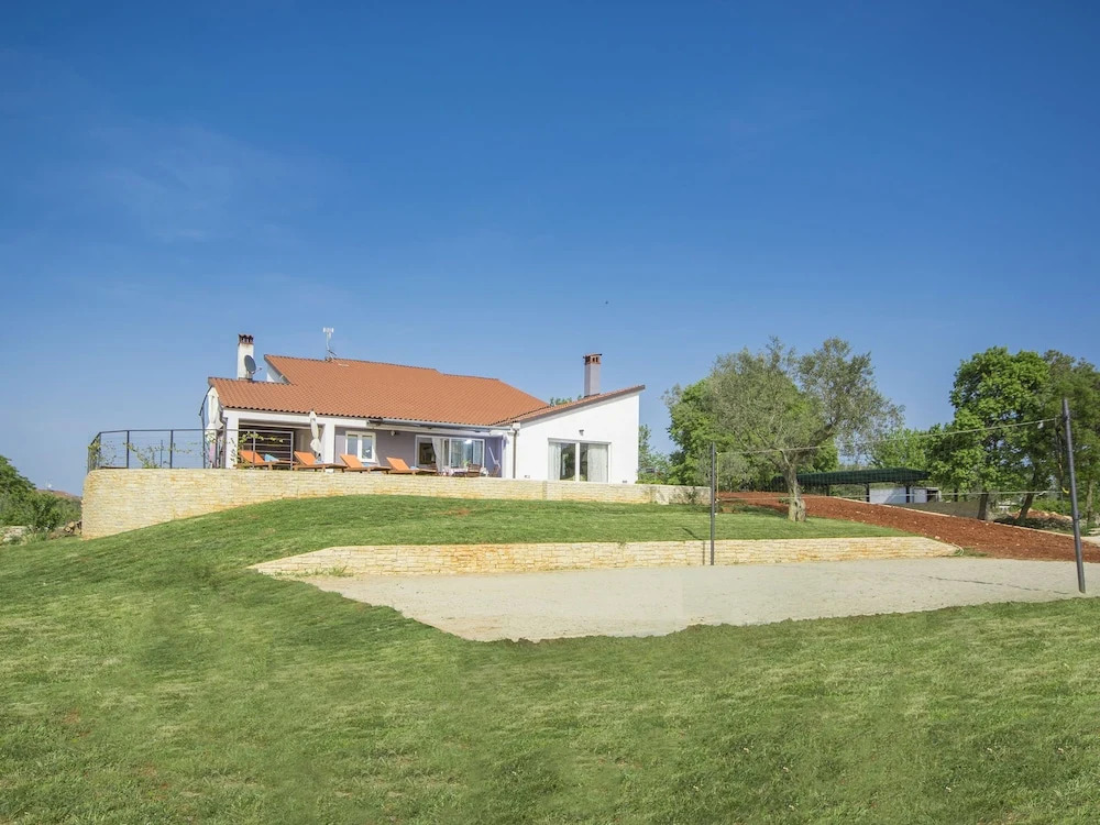 Wonderful, Modern Villa With Pool, Whirlpool and Garden, Near Rovinj