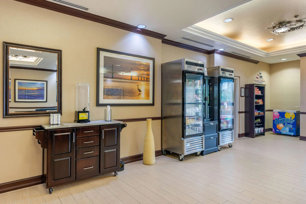 Comfort Inn & Suites Northeast - Gateway