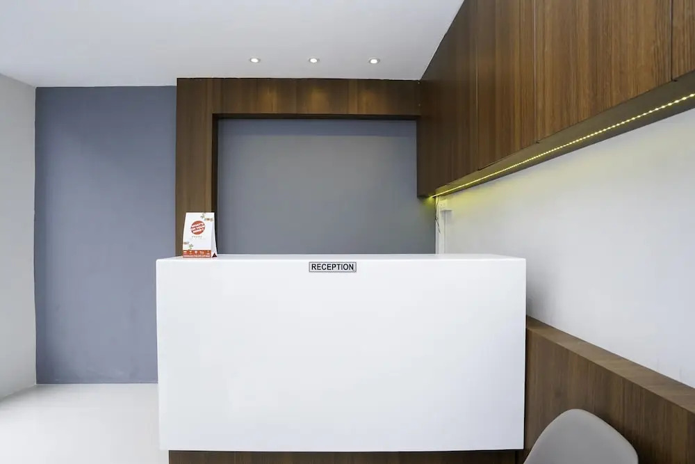 F7 Residence by OYO Rooms