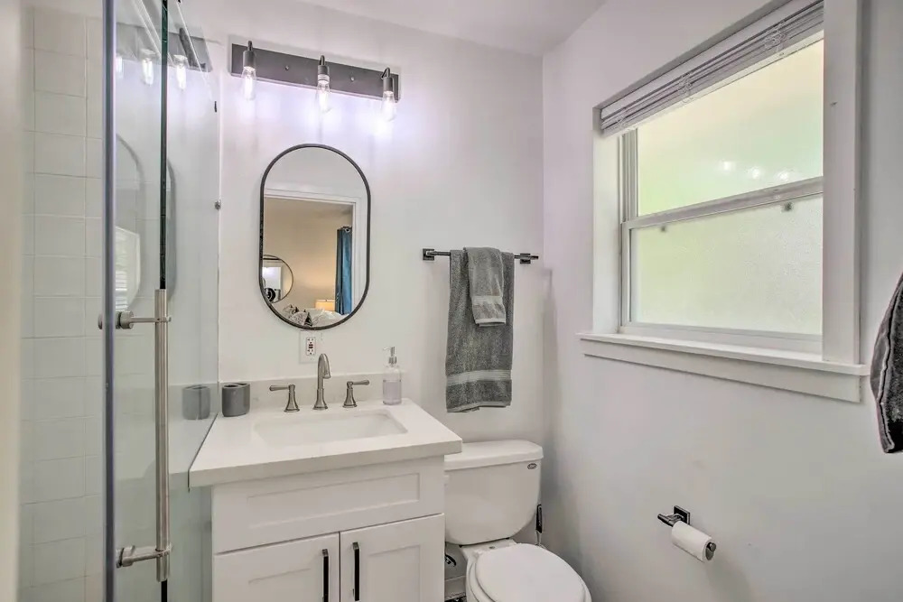 1 Mi to Main St: Brenham Retreat w/ Game Room