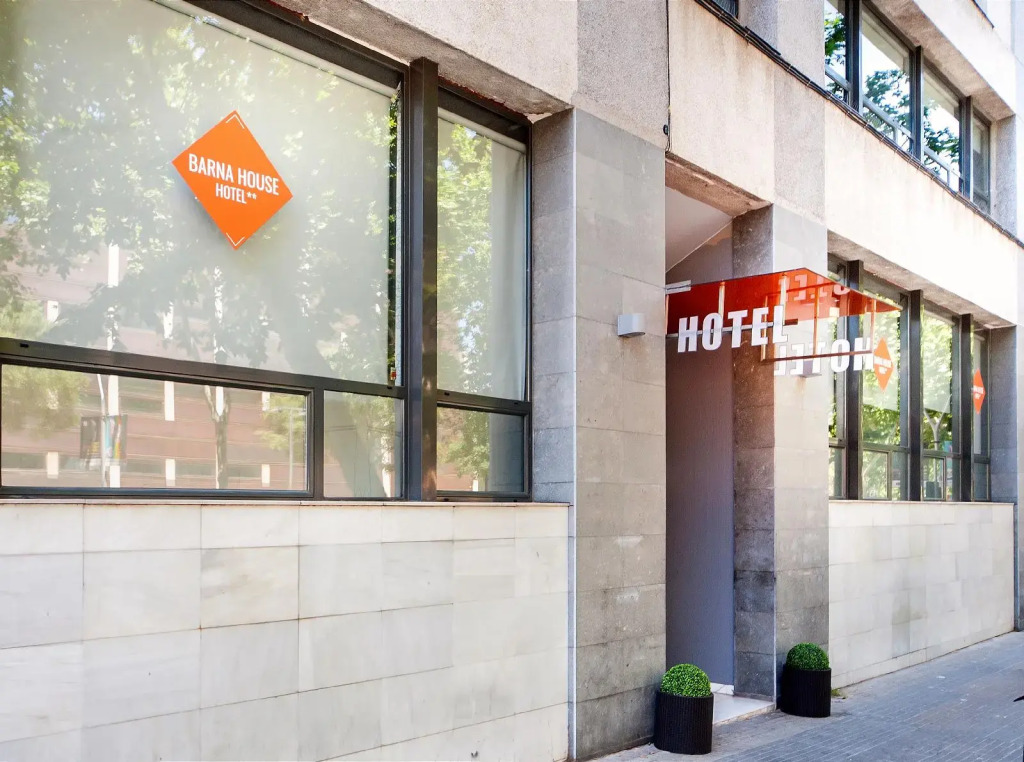 Отель Barna House Hotel