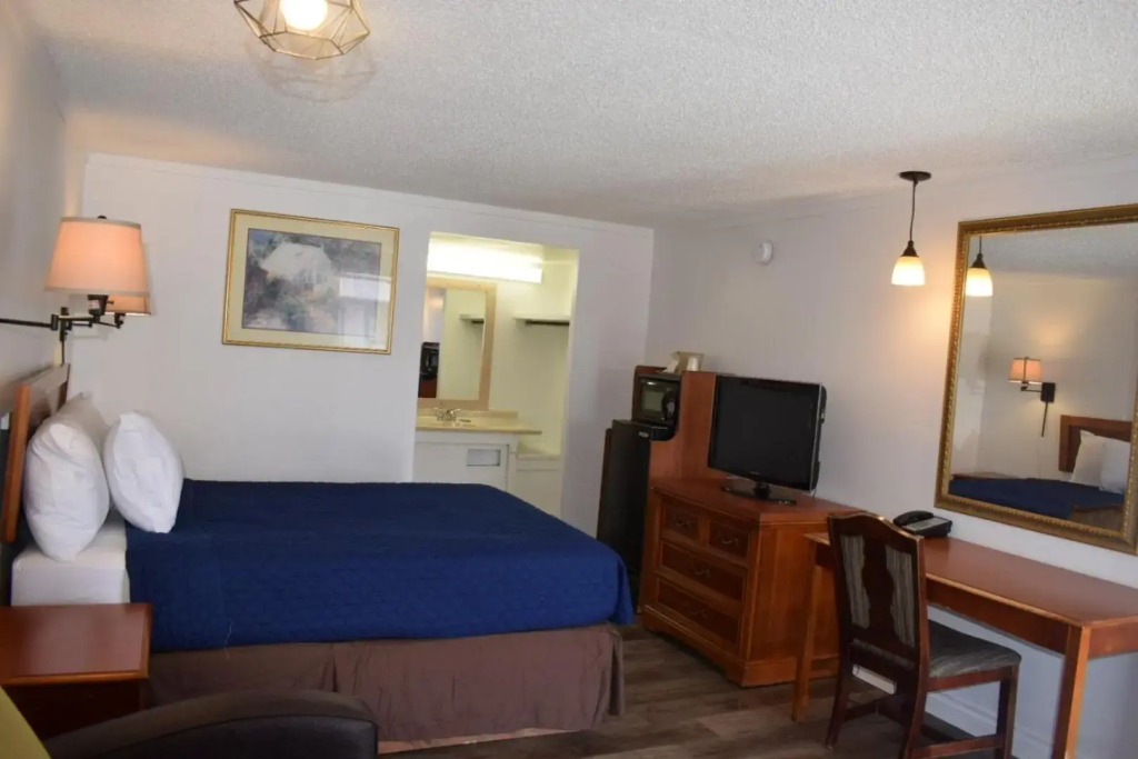 Knights Inn Farmington Hills