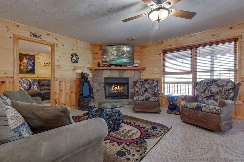 Downtown Getaway by Heritage Cabin Rentals