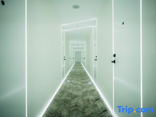 Jinglai Hotel · Light Luxury (Shanghai Zhongshan Hospital Jiashan Road Subway Station Branch)