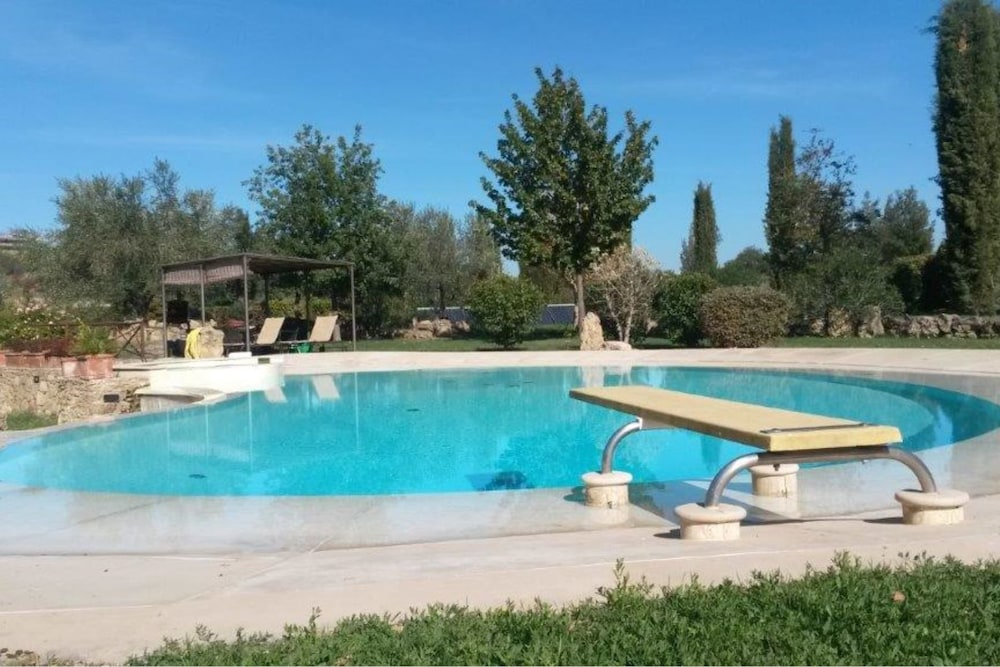 Wonderful private villa for 4 people with WIFI, pool, A/C, TV, terrace and parking