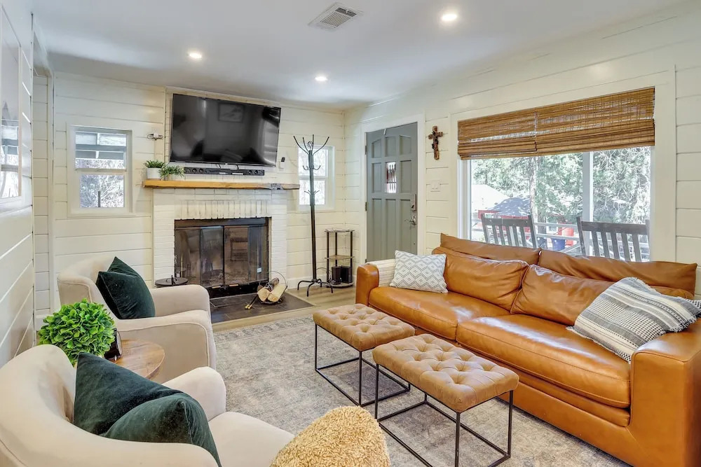 Lake Life Escape! Stunning Big Bear Cabin