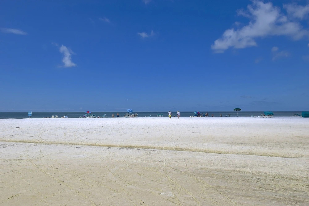 Palm Bay Club 7th-Floor Oceanfront Condo on Private Beach