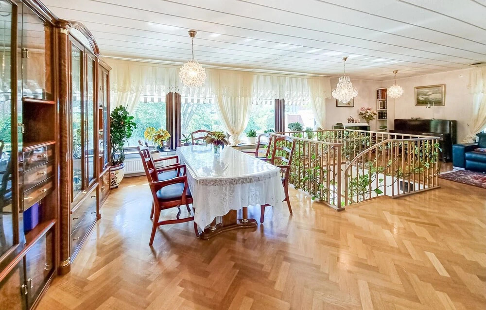 Nice Home in Västra Frölunda With Wifi and 3 Bedrooms