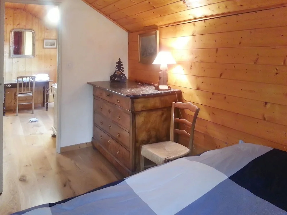 Apartment With 4 Bedrooms in Puy Saint André, With Wonderful Mountain