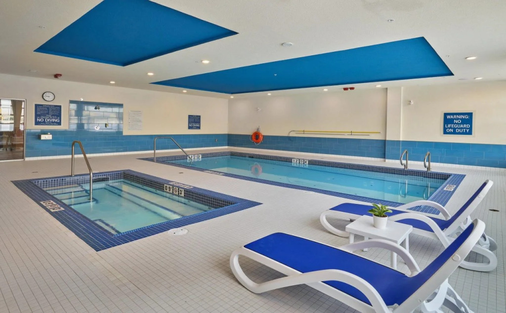 Four Points by Sheraton Edmonton West
