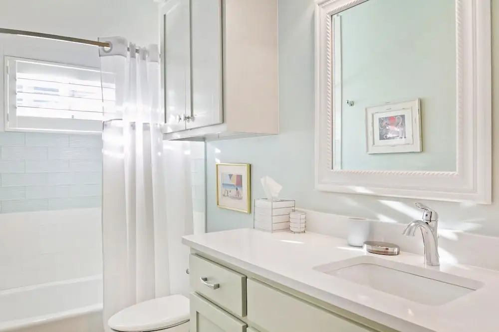 Gulf-view New-build W/ Pool & On-site Beach Access 4 Bedroom Home