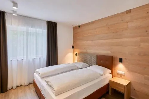 Residence Laitacherhof - Modern Apartments with Outdoor Pool