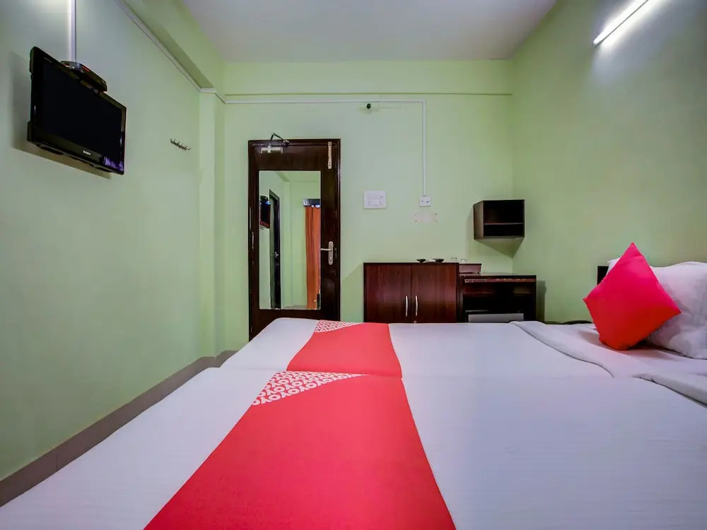 OYO Flagship 604 Ballygunj Kolkata