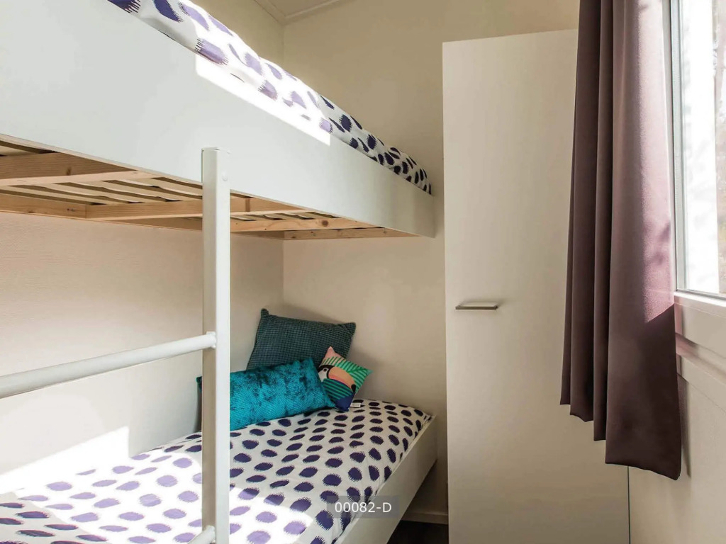 Comfortable chalet with outdoor spa, in a holiday park located near the Veluwe