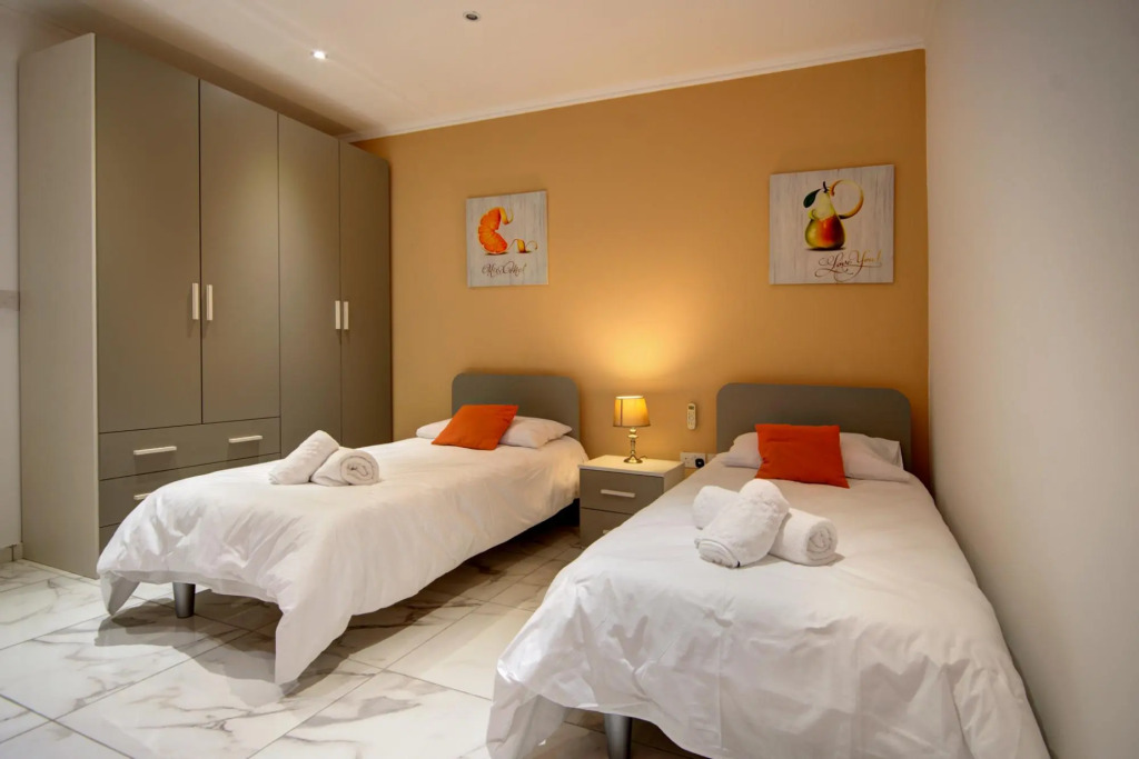 ★ Enjoy Beach & Sea Views in a Modern 3 BR APT ★