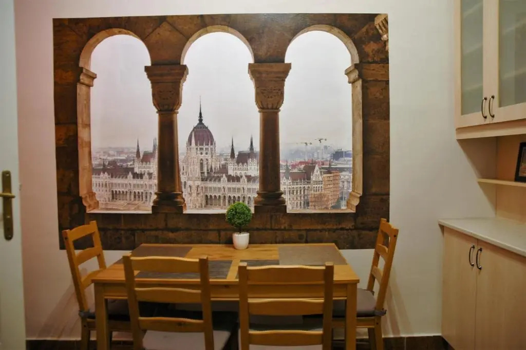 Be a Budapester