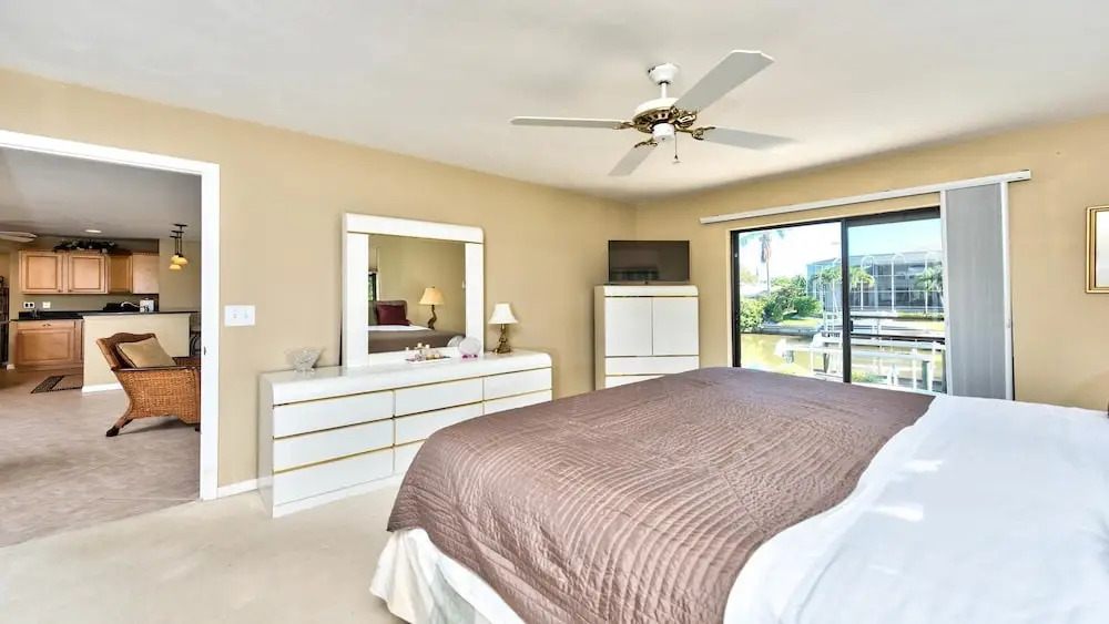 Sirena Waterfront 3 Bedroom Home by NFVH