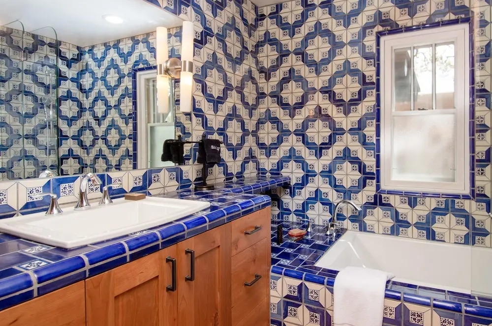 East Alameda - 3 Br Home