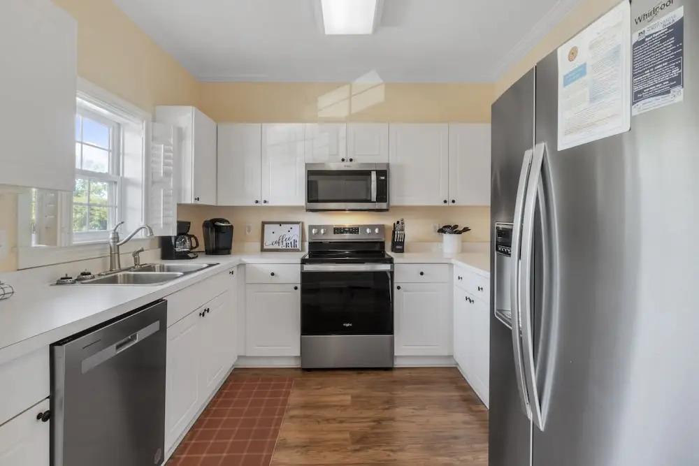 Wedgewood #523 2 Bedroom Condo by RedAwning