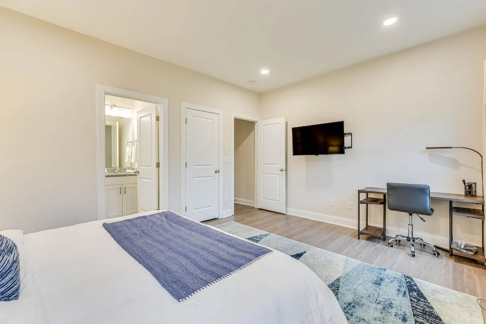 Family-friendly Home ~ 5 Mi to UNC Charlotte!