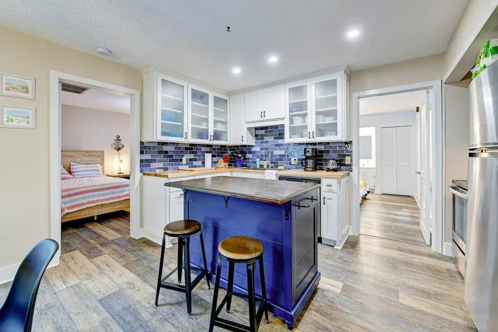 Sleek Golf-front Condo With a Washer/dryer, Deck, & Central AC - dog Friendly