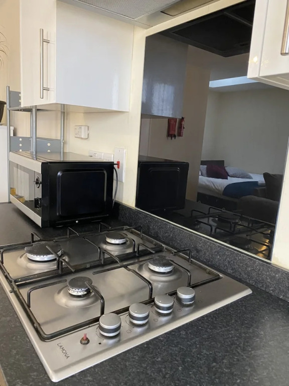 Luxurious Luton Town Centre Studio Apartment