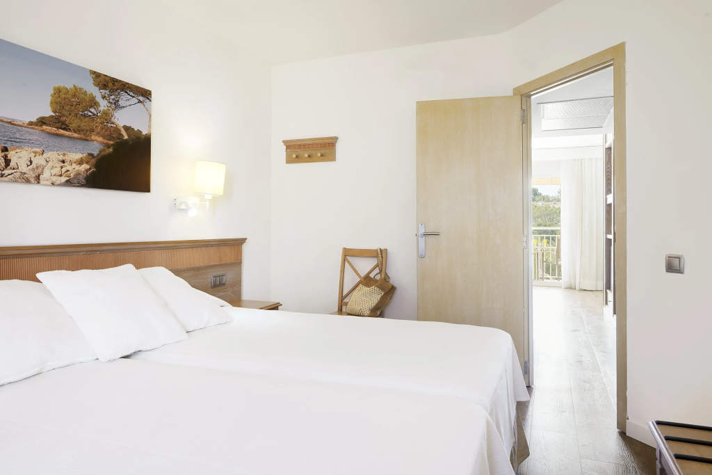 Отель Iberostar Club Cala Barca - All Inclusive