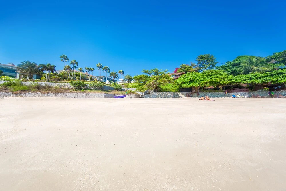 Private Beach Majestic Pool Villa Pattaya