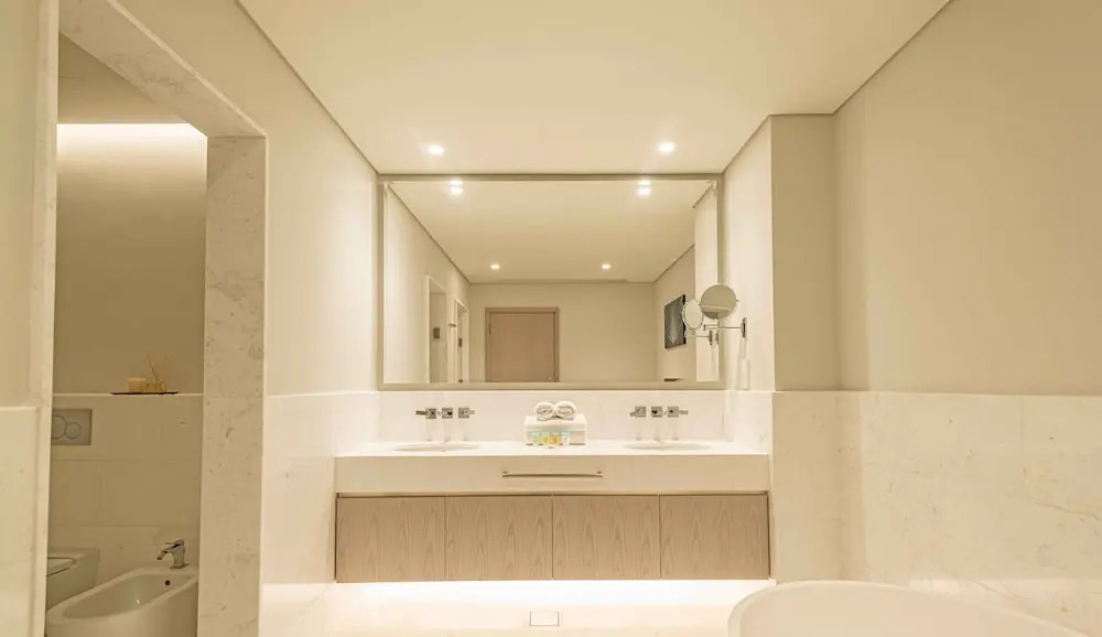 LUX Iconic Views at The Palm Tower 5