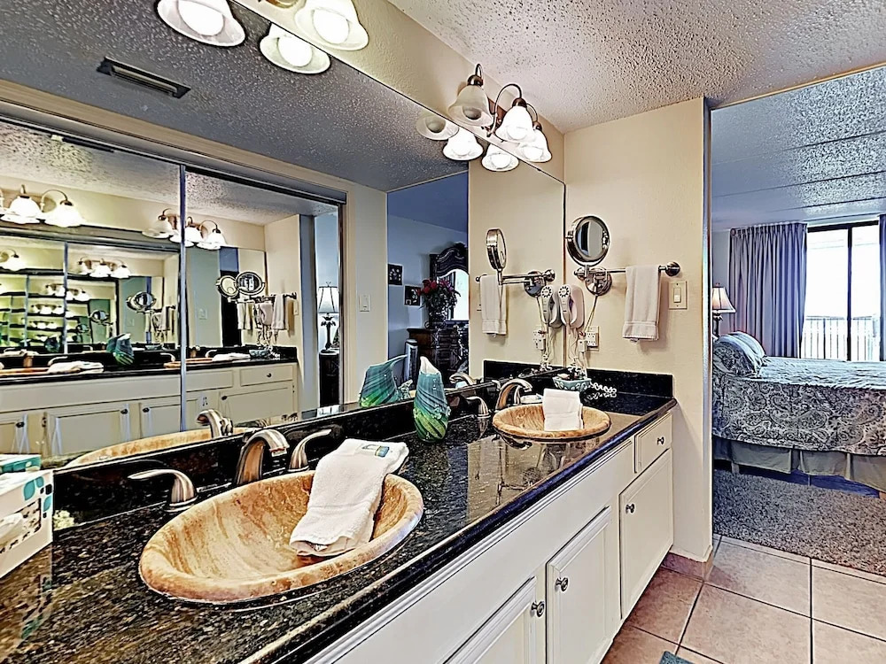 New Listing! Gulf-front Gem, Sauna, Pools & Tennis 3 Bedroom Condo