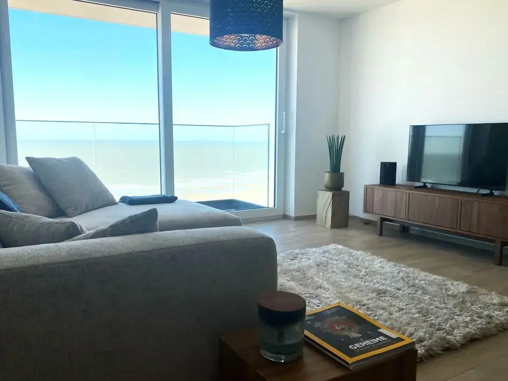 Seafront Luxury With Ocean Views
