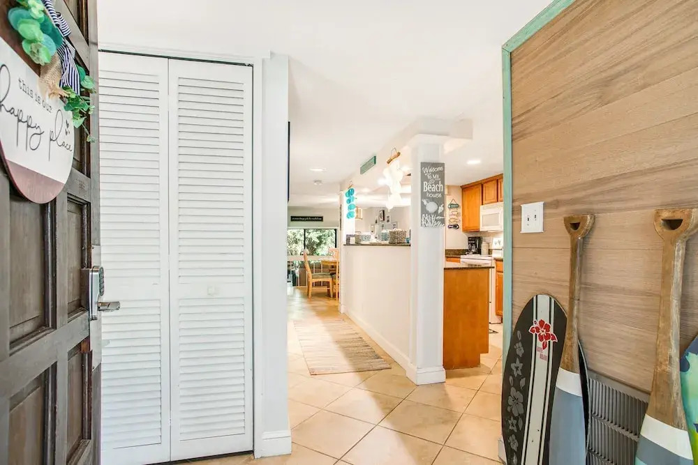 Wonderful Home Close to Everything W/shared Pool, Free Wifi, Central AC
