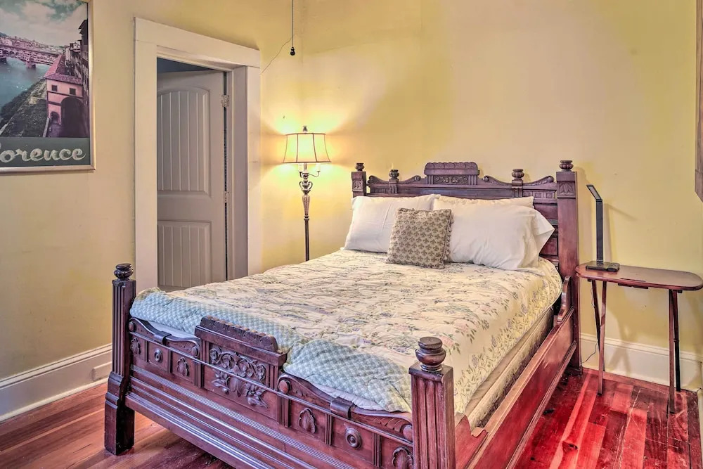 Vintage Louisiana Vacation Rental Home